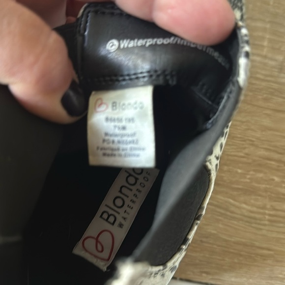 Blondo boots Waterproof leather 7.5 reptile snake print pointed toe - Picture 4 of 4